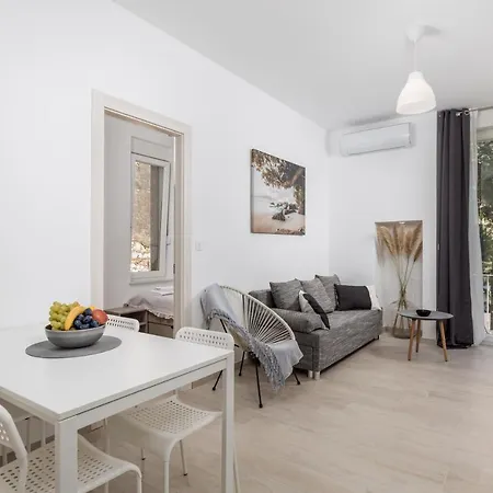 Balcony Pampas By Book-rijeka Rijeka