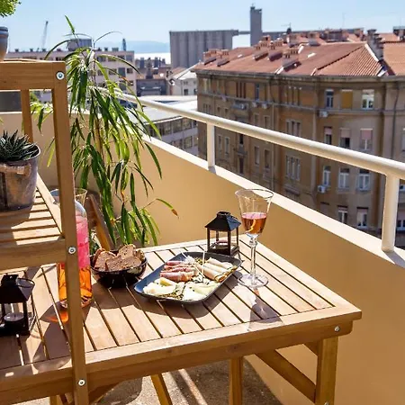 아파트 Balcony Pampas By Book-rijeka *