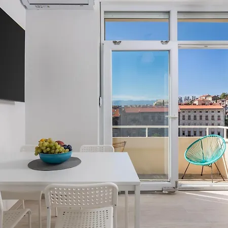 Balcony Pampas By Book-rijeka Apartmán *