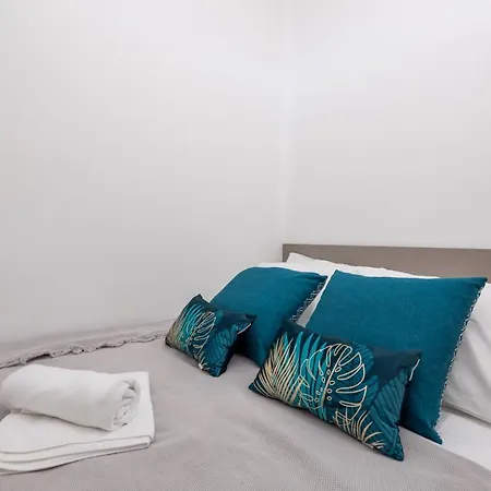 Balcony Pampas By Book-rijeka Apartment Rijeka