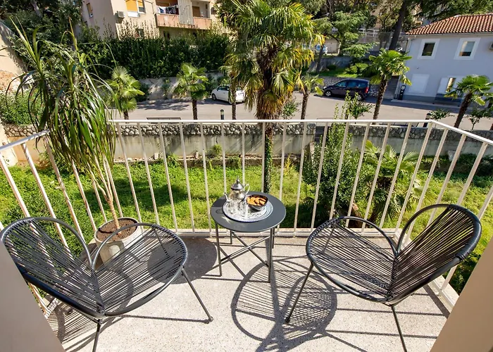 Balcony Pampas By Book-rijeka *